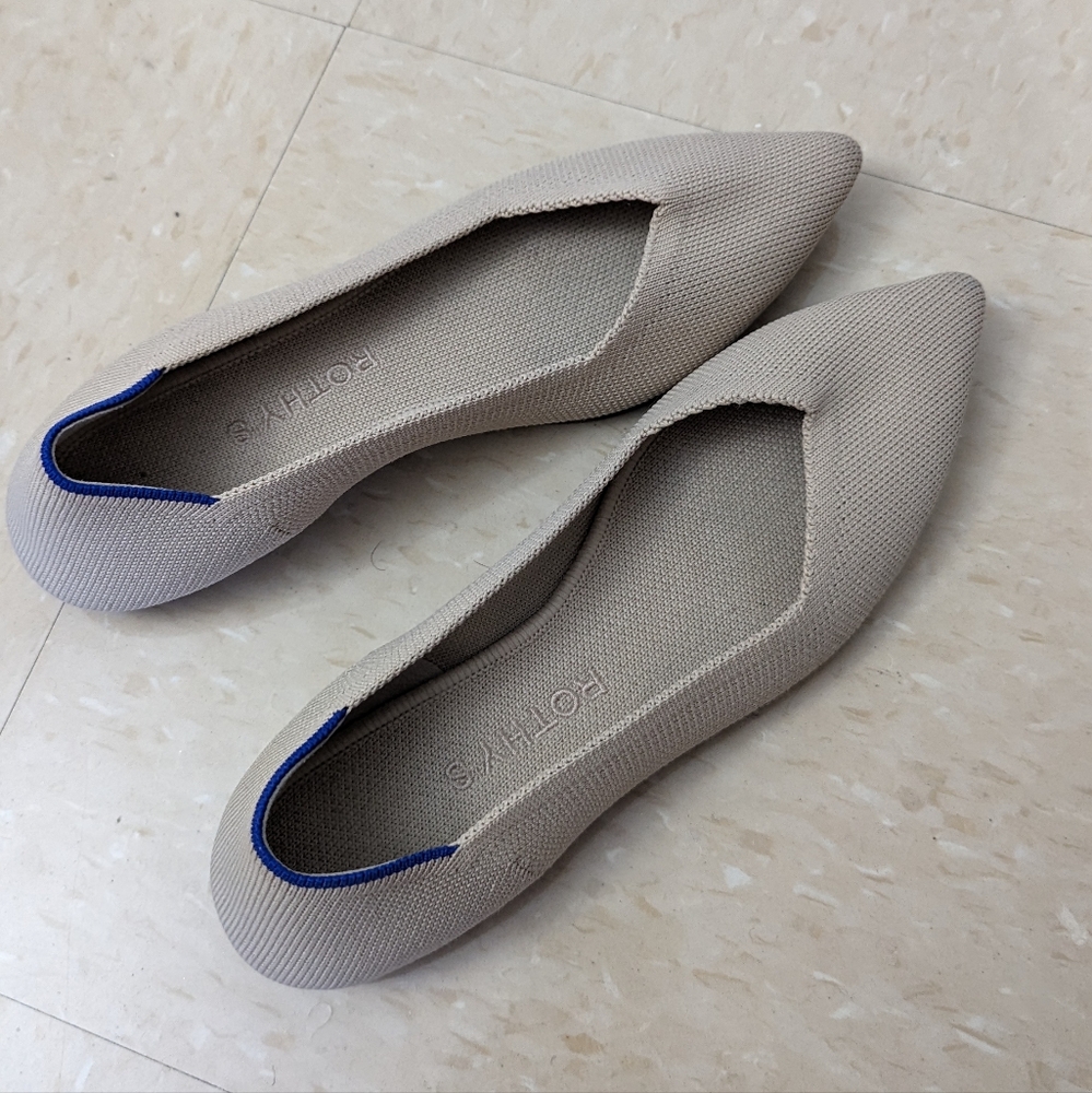 Rothys the point II, limited edition size 7.5 women's (fits 6.5-7)